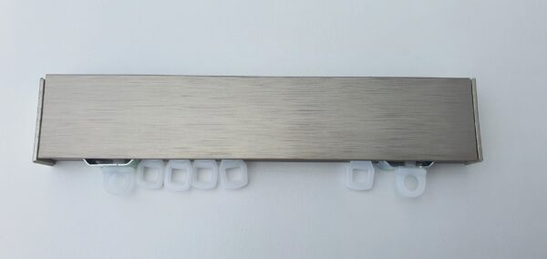 "Brushed Metal" Kardinasiin KROOM/MATT