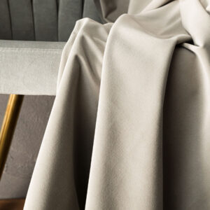 MATT VELVET poolpimendav kangas, kõrgus 320 cm, värv 012 hallikasbeež